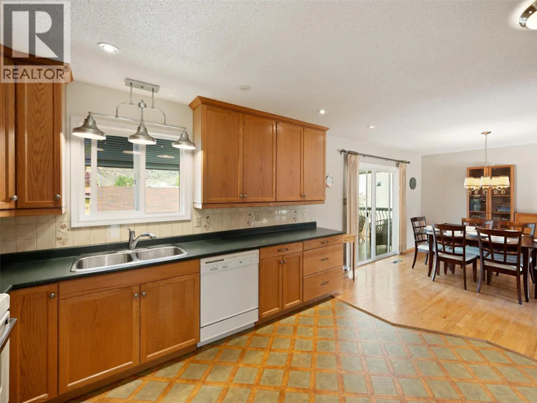 118 Murray Drive, Penticton, BC, V2A 7E4 - 15