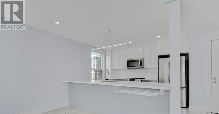 22-6 Saranac Boulevard, Toronto, ON, M6A 2G3 - 10
