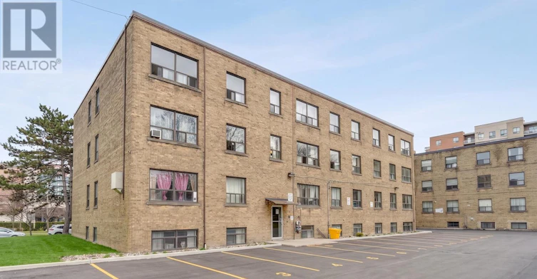 22-6 Saranac Boulevard, Toronto, ON, M6A 2G3 - 22