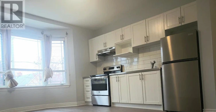UPPER-984 Ossington Avenue, Toronto, ON, M6G 3V6 - 2