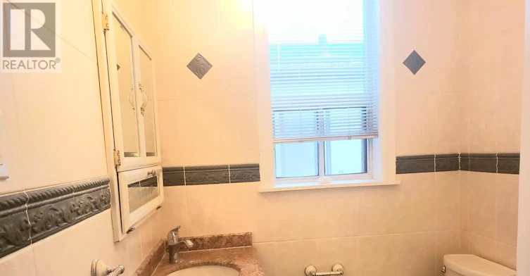 UPPER-984 Ossington Avenue, Toronto, ON, M6G 3V6 - 4