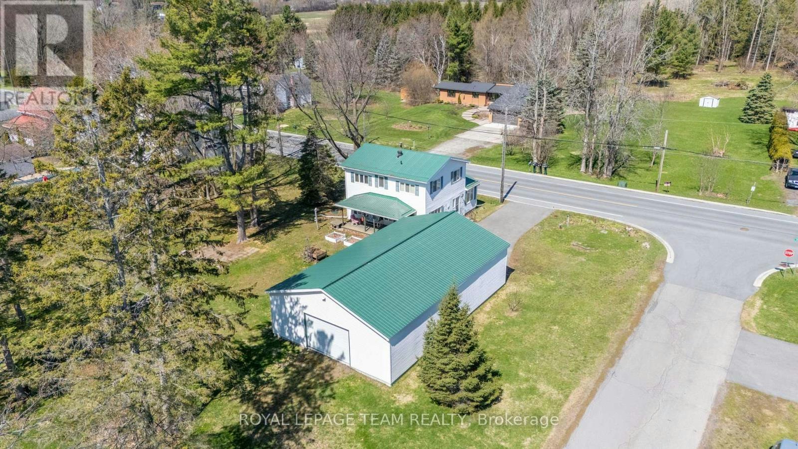 12106 Lakeshore Drive, Iroquois, ON, K0C 1X0
