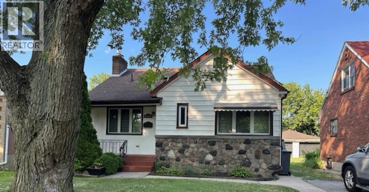 926 Thompson Boulevard, Windsor, ON, N8S 2G8