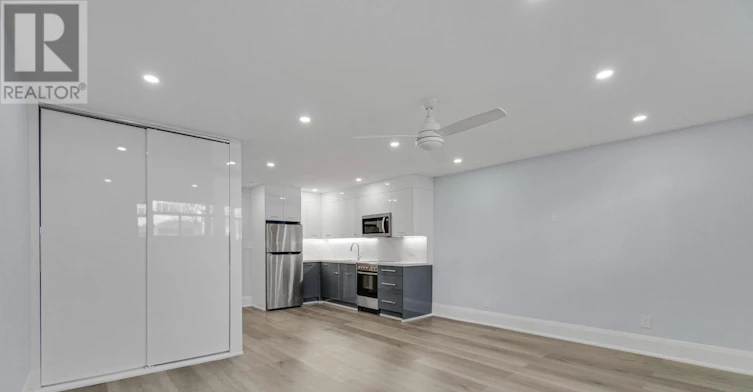 2-6 Saranac Boulevard, Toronto, ON, M6A 2G3 - 12