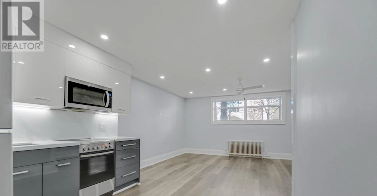 2-6 Saranac Boulevard, Toronto, ON, M6A 2G3 - 5