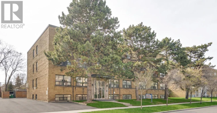 2-6 Saranac Boulevard, Toronto, ON, M6A 2G3 - 2
