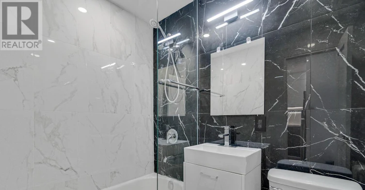 2-6 Saranac Boulevard, Toronto, ON, M6A 2G3 - 16