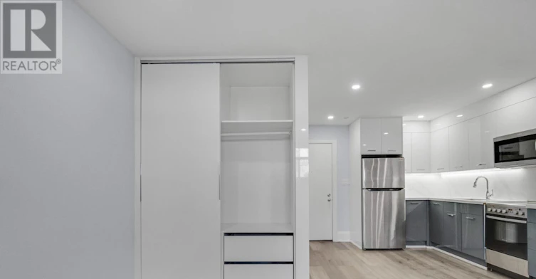 2-6 Saranac Boulevard, Toronto, ON, M6A 2G3 - 14