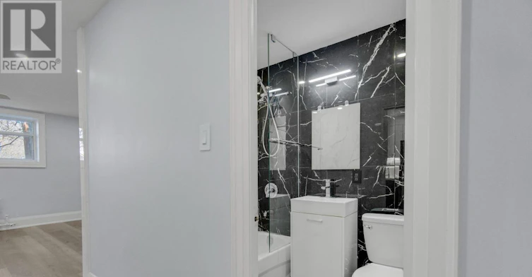 2-6 Saranac Boulevard, Toronto, ON, M6A 2G3 - 15