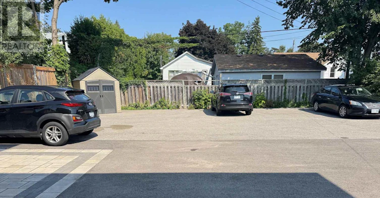 1-110 Tecumseh Avenue, Oshawa, ON, L1G 3N4 - 2