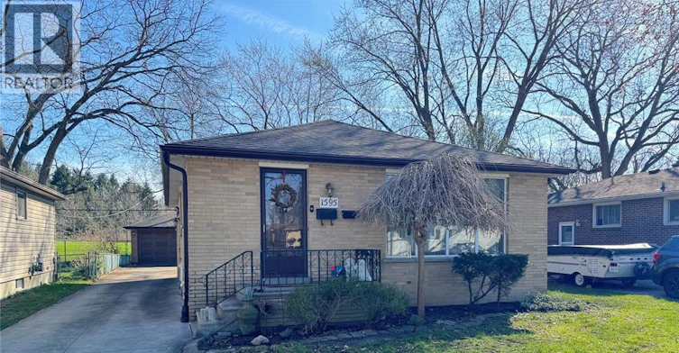 1595 Sun Valley, Windsor, ON, N9C 3R1