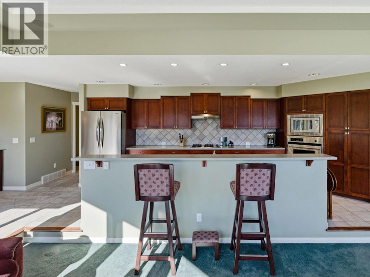 2229 Capistrano Drive, Kelowna, BC, V1V 2A2 - 9
