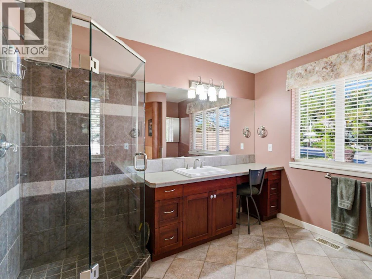 2229 Capistrano Drive, Kelowna, BC, V1V 2A2 - 25