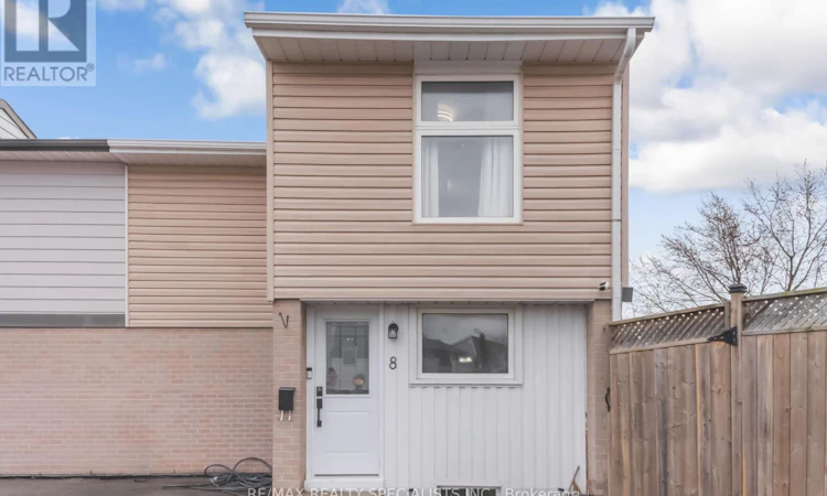 8 Grantbrook Court