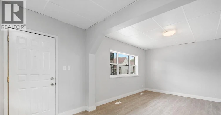 1-736 University East, Windsor, ON, N9A 2Z7 - 2