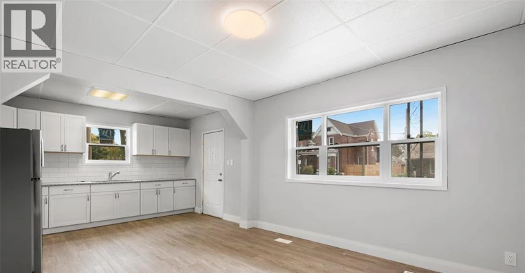 1-736 University East, Windsor, ON, N9A 2Z7 - 4