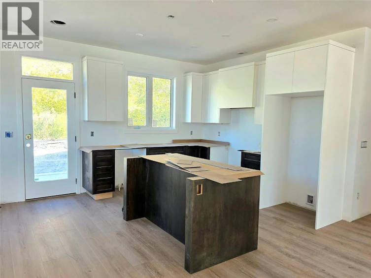 491 N Clifton Road, Kelowna, BC, V1V 1H1 - 12