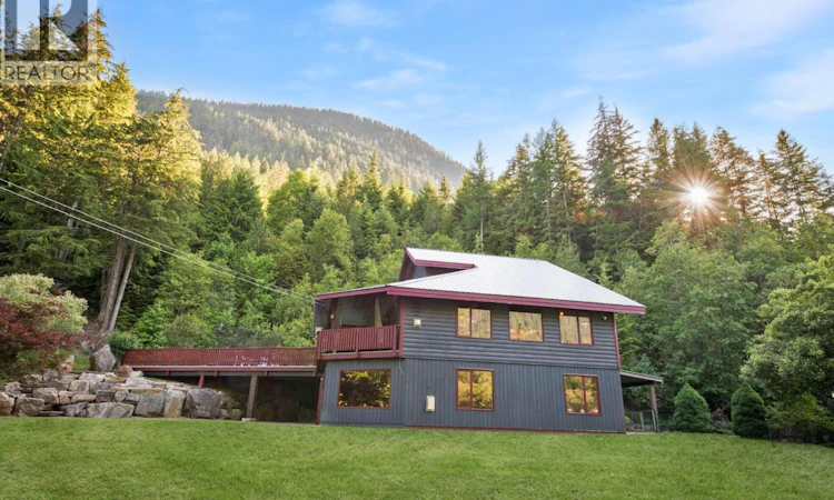 2809 West Slocan Valley Road