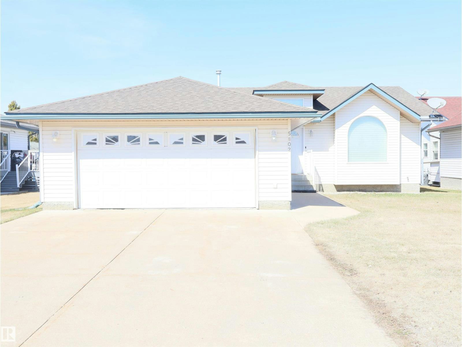 5802 52 Avenue, Barrhead, AB, T7N 1N6