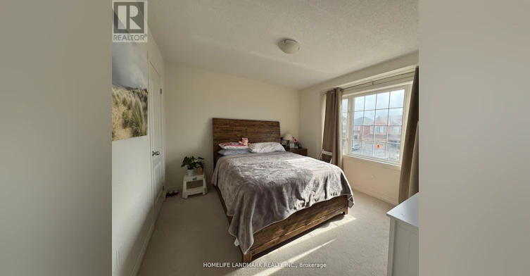 678 Park Avenue WEST, Bradford West Gwillimbury, ON, L3Z 0N1 - 4