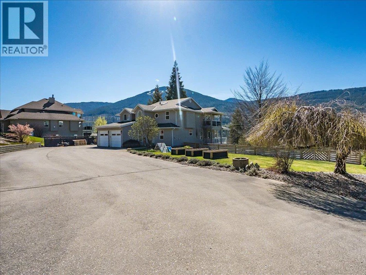 5839 Sunset Drive, Nelson, BC, V1L 6X9 - 5