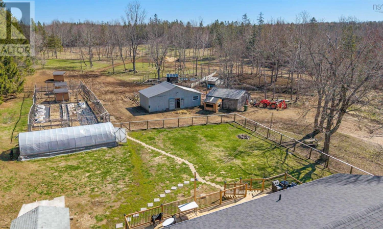 1106 Tetzlaff Road