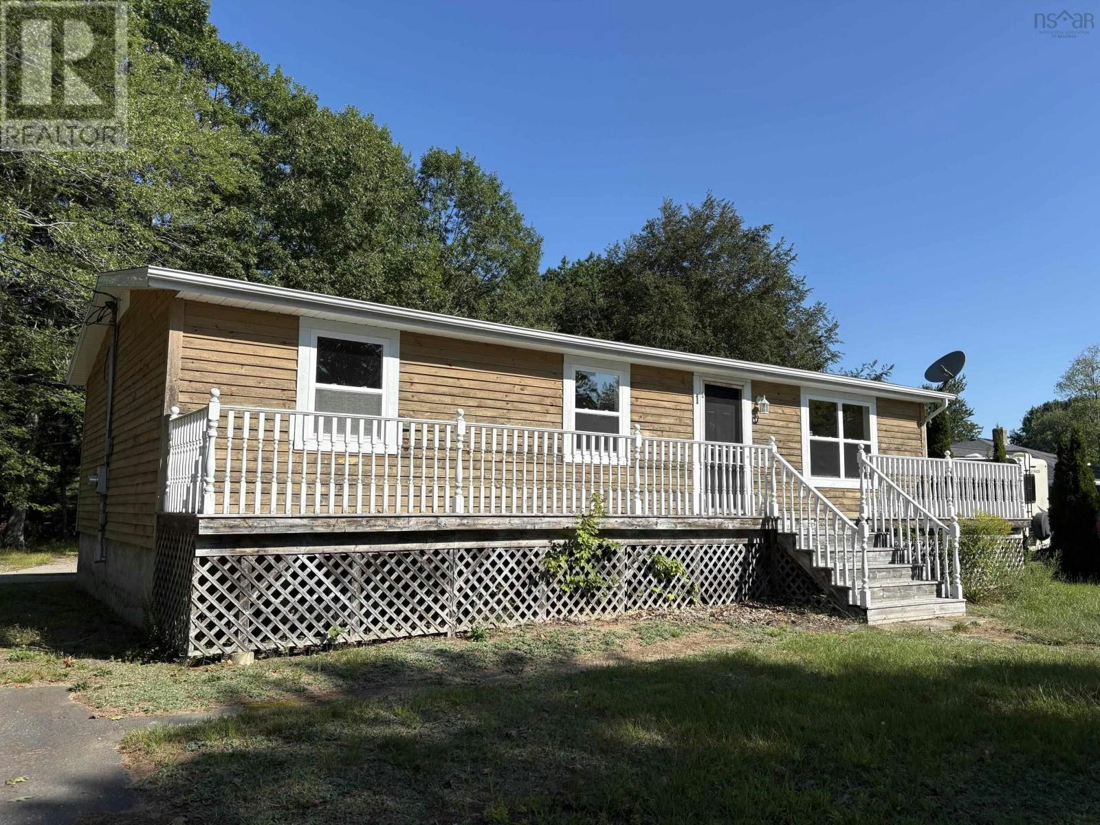 1 Pinecrest Drive, Middleton, NS, B0S 1P0