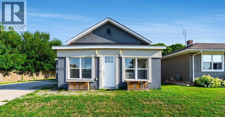 1672 Elgin Street, Kingsville, ON, N0P 2G0