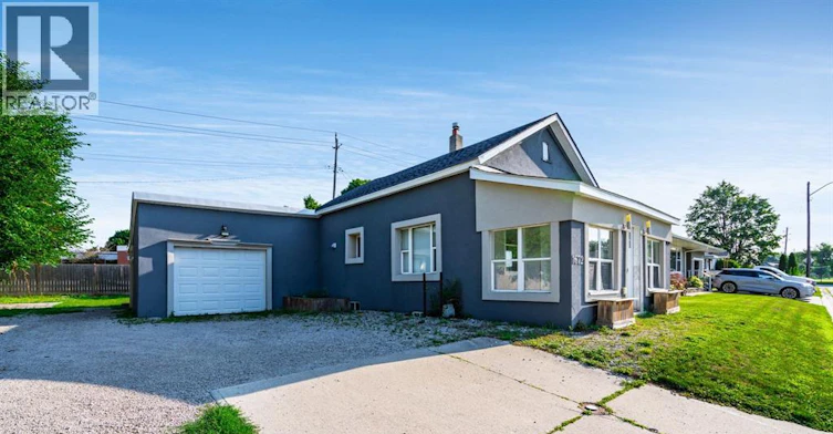 1672 Elgin Street, Kingsville, ON, N0P 2G0 - 2