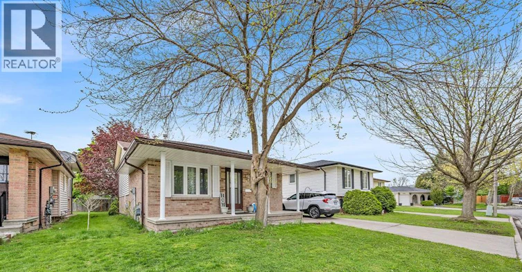 1493 Azalia Crescent, Windsor, ON, N8W 5C5 - 3