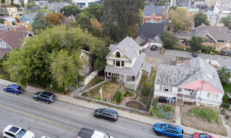 32 W Battle Street