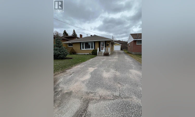 446 Princess Street W
