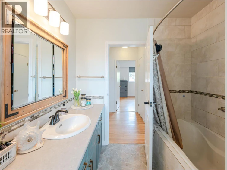 1106 Johnson Road, Penticton, BC, V2A 1W7 - 22
