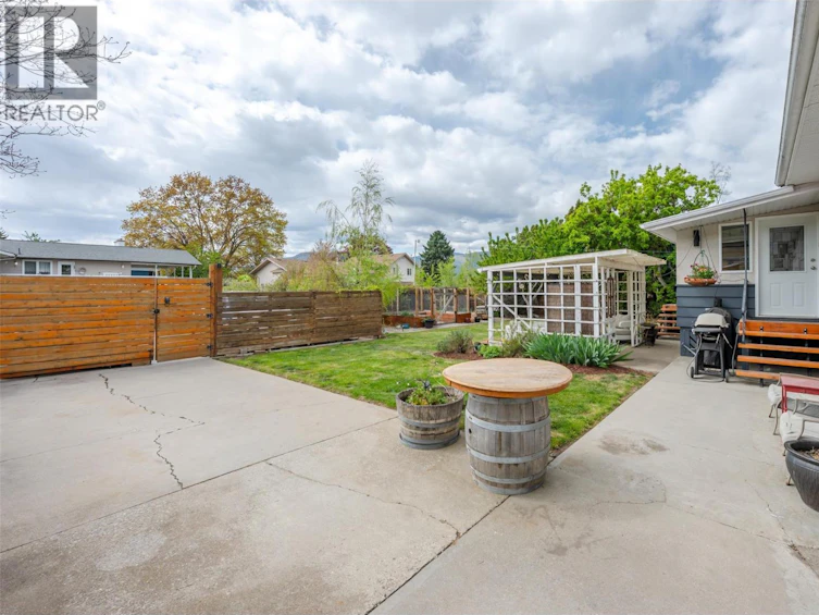 1106 Johnson Road, Penticton, BC, V2A 1W7 - 46
