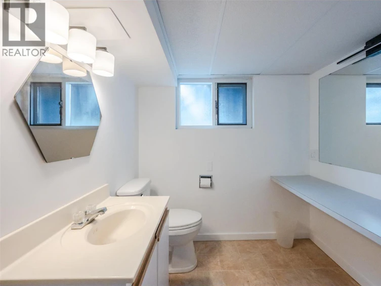 1106 Johnson Road, Penticton, BC, V2A 1W7 - 44
