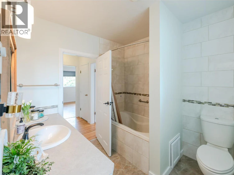 1106 Johnson Road, Penticton, BC, V2A 1W7 - 21
