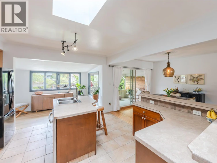 1106 Johnson Road, Penticton, BC, V2A 1W7 - 9