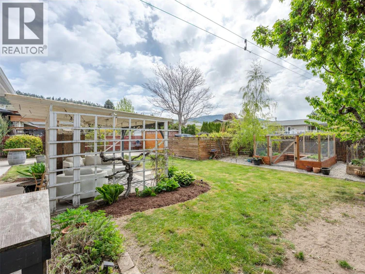 1106 Johnson Road, Penticton, BC, V2A 1W7 - 53