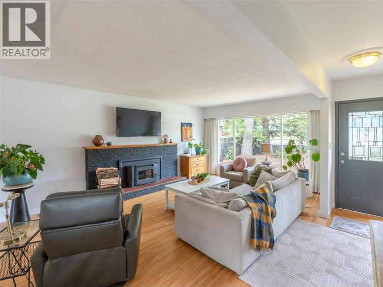 1106 Johnson Road, Penticton, BC, V2A 1W7 - 7