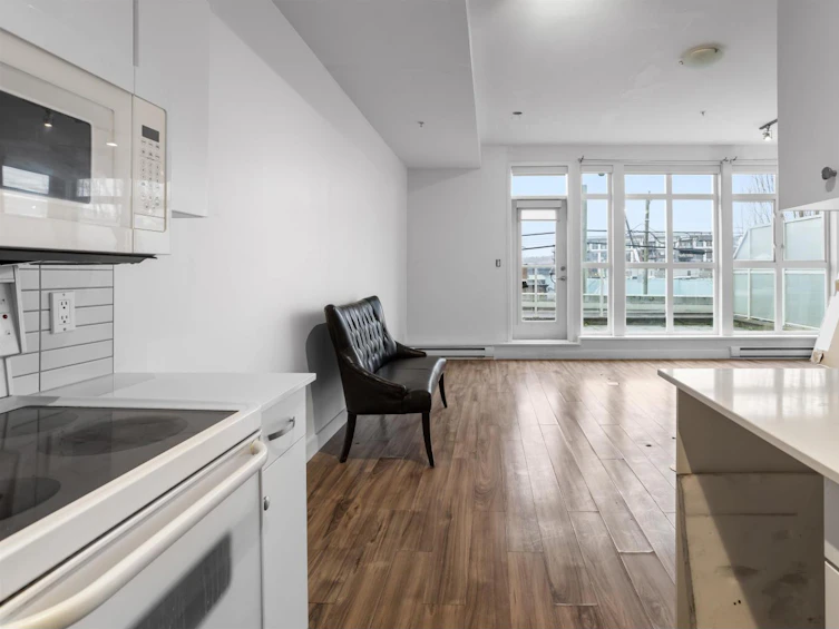 202-20238 Fraser Highway, Langley, BC, V3A 4E6 - 6