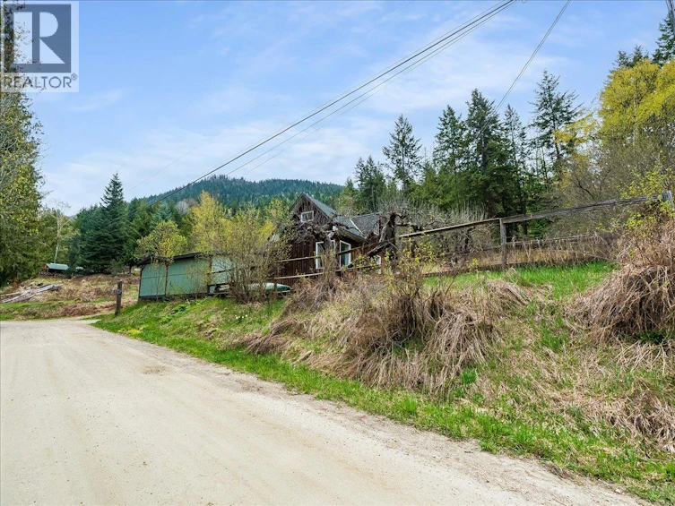 3320 Kenville Mine Road, Nelson, BC, V1L 6V6 - 3