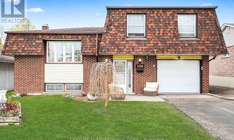 1350 Linden Crescent