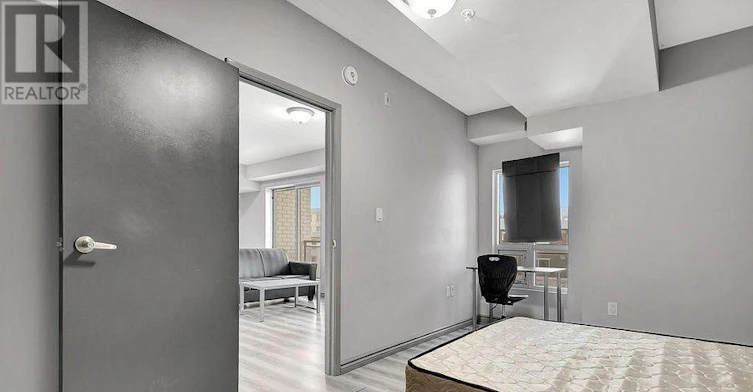608 275a Larch Street, Waterloo, ON, N2L 0J5 - 13