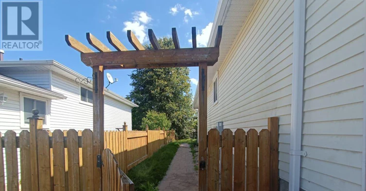 UPPER-6938 Warden Avenue, Niagara Falls, ON, L2G 5P3 - 26