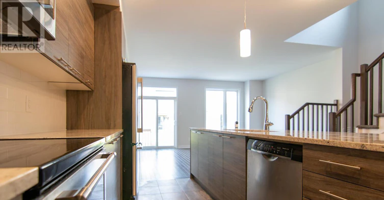 1022 Kijik Crescent, Ottawa, ON, K1X 1G6 - 10