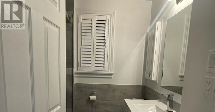 216 Donlands Avenue, Toronto, ON, M4J 3R1 - 6