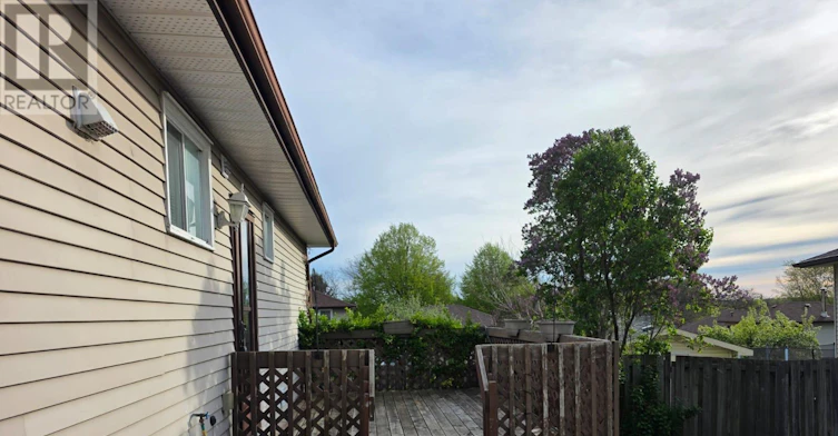 BSMT-882 Southdown Drive, Oshawa, ON, L1H 7Z6 - 2