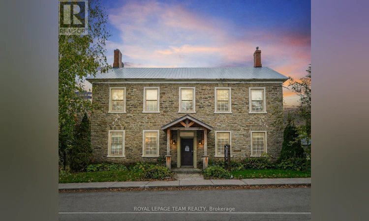 6 Spencer Street S