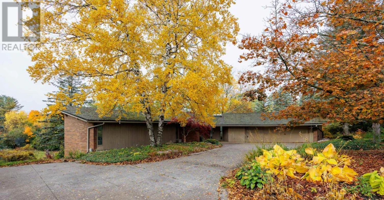 11 Champlain Crescent, King, ON, L7B 1K1 - 9