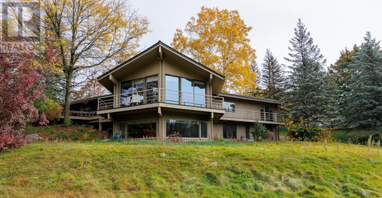 11 Champlain Crescent, King, ON, L7B 1K1 - 10